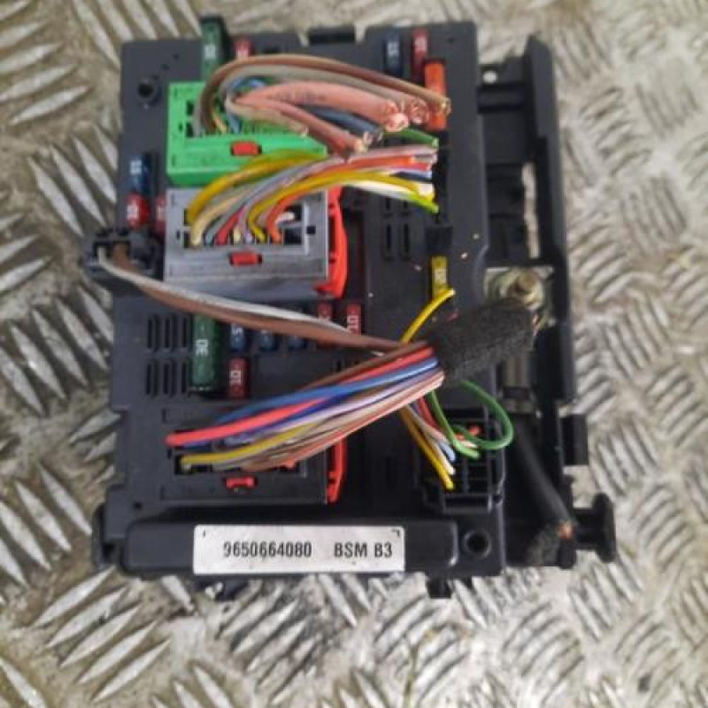 Boitier servitude moteur (BSM) PEUGEOT 206