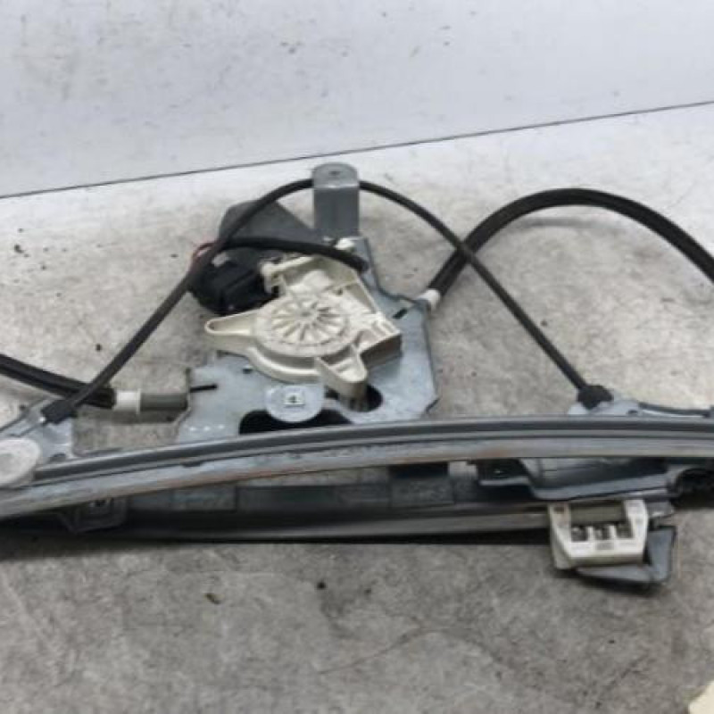 Leve vitre electrique avant gauche SKODA OCTAVIA 1