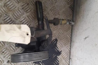 Pompe de direction RENAULT CLIO 2 Photo n°1