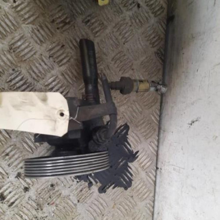 Pompe de direction RENAULT CLIO 2 Photo n°1