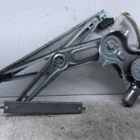 Leve vitre electrique avant droit TOYOTA YARIS 2 Photo n°1