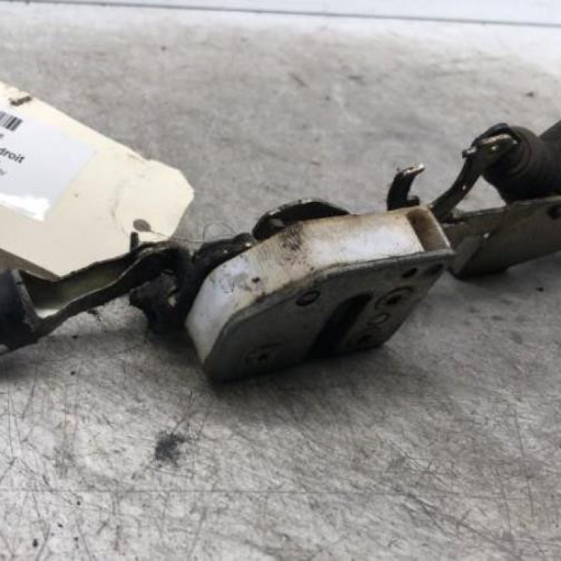 Serrure avant droit RENAULT TRAFIC 1 Serrure avant droit RENAULT TRAFIC 1