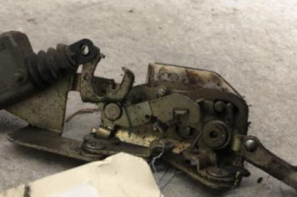 Serrure avant droit RENAULT TRAFIC 1