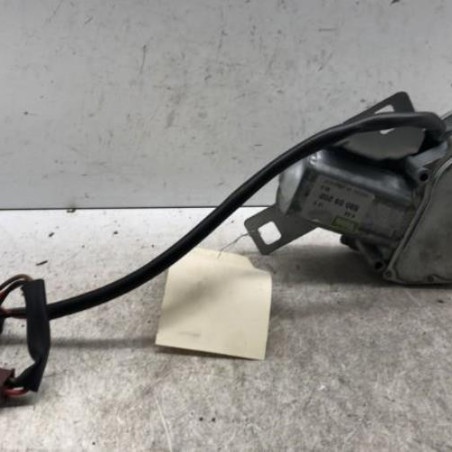 Moteur essuie glace arriere PEUGEOT 106
