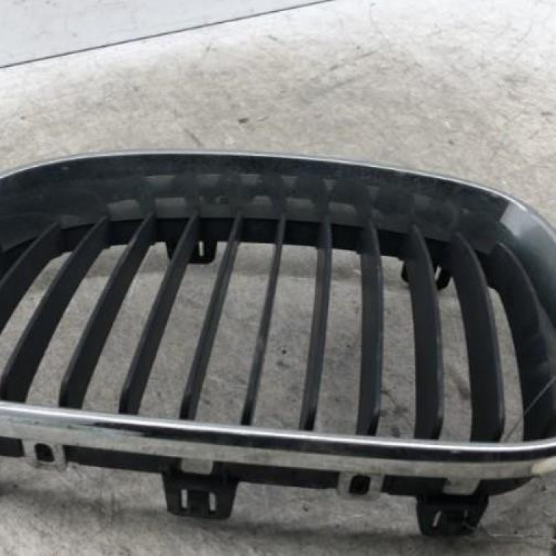 Calandre gauche BMW SERIE 1 E82 Calandre gauche BMW SERIE 1 E82