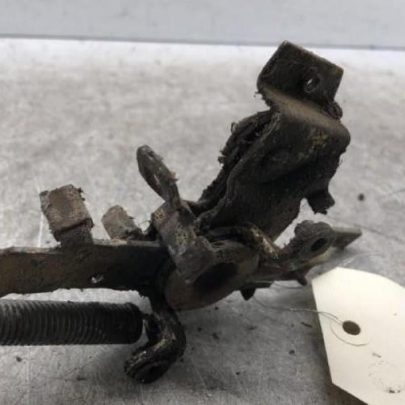 Serrure de porte de coffre droite RENAULT TRAFIC 1