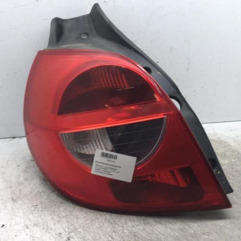 Feu arriere principal gauche (feux) RENAULT CLIO 3 Feu arriere principal gauche (feux) RENAULT CLIO 3