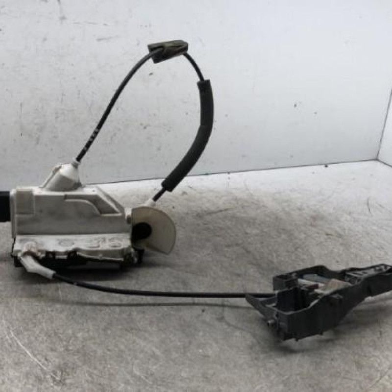 Serrure avant gauche CITROEN C3 2 Serrure avant gauche CITROEN C3 2