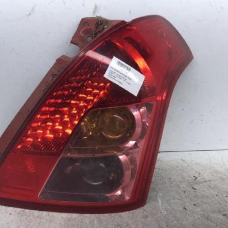 Feu arriere principal droit (feux) SUZUKI SWIFT 3 Feu arriere principal droit (feux) SUZUKI SWIFT 3