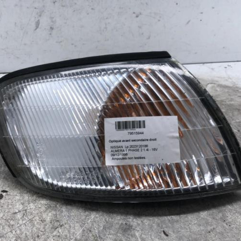 Optique avant secondaire droit (feux)(clignotant) NISSAN ALMERA 1