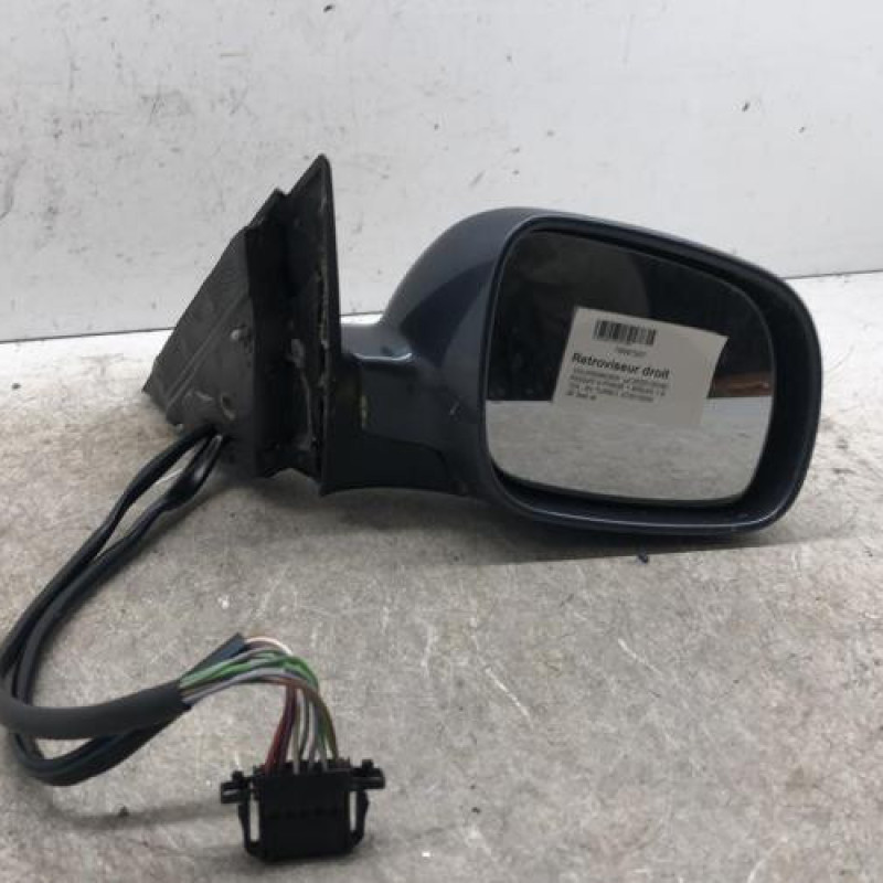 Retroviseur droit VOLKSWAGEN PASSAT 4