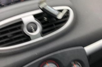 Ecran GPS RENAULT CLIO 3 Photo n°1