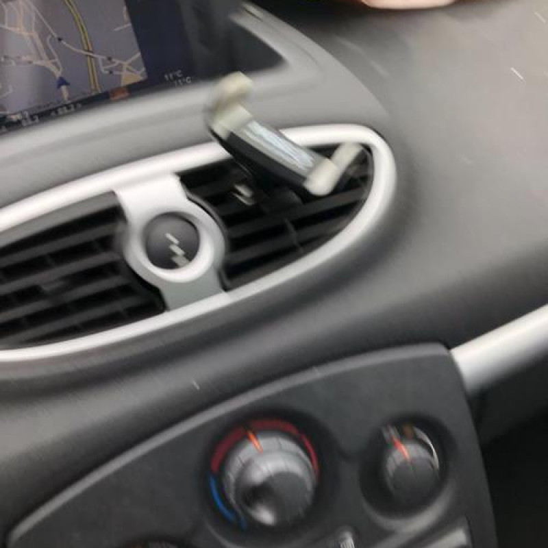 Ecran GPS RENAULT CLIO 3 Ecran GPS RENAULT CLIO 3