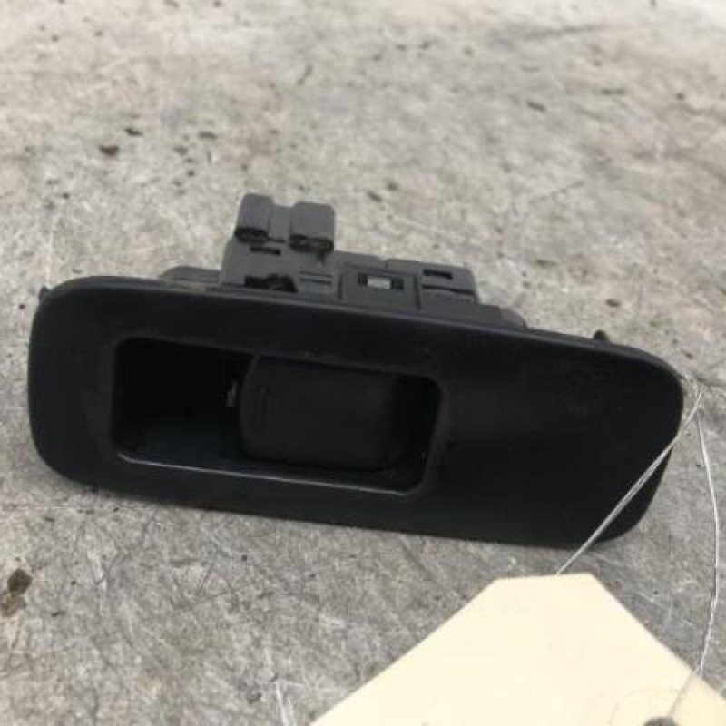 Interrupteur de leve vitre avant droit NISSAN QASHQAI 1