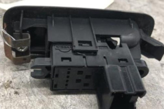 Interrupteur de leve vitre avant droit NISSAN QASHQAI 1