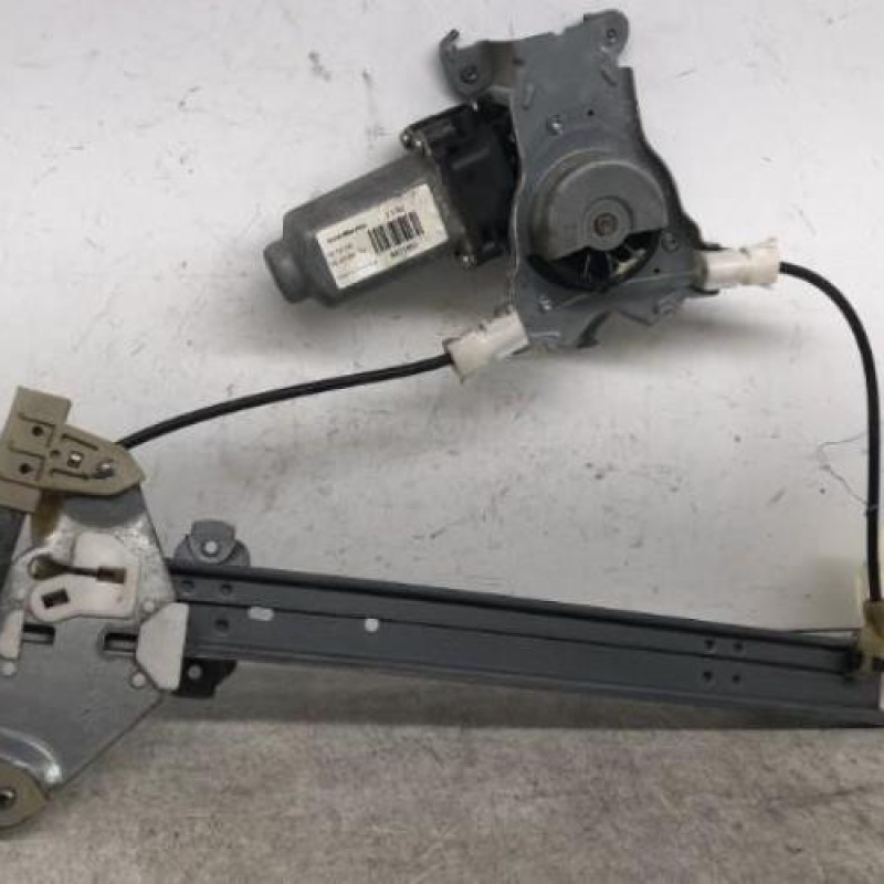 Leve vitre electrique arriere droit NISSAN QASHQAI 1