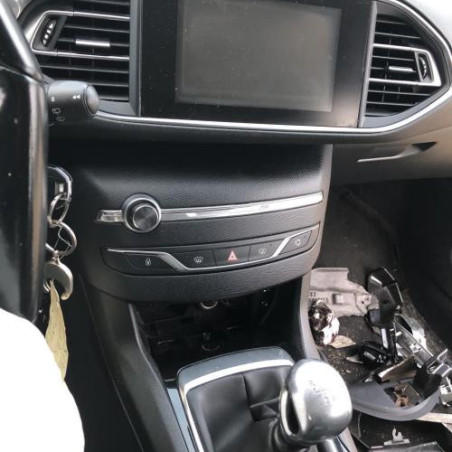 Ecran GPS PEUGEOT 308 2 SW Photo n°1