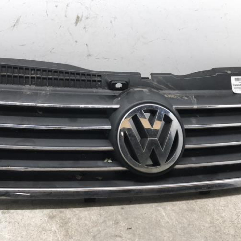 Calandre VOLKSWAGEN PASSAT 4