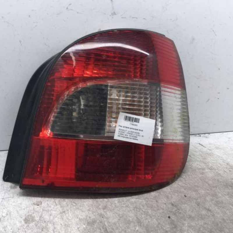 Feu arriere principal droit (feux) RENAULT SCENIC 1 Feu arriere principal droit (feux) RENAULT SCENIC 1