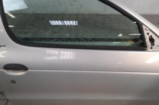 Porte avant droit RENAULT MEGANE 1 Photo n°1