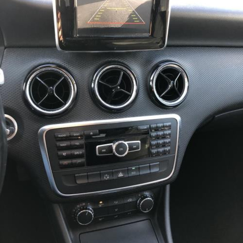 Malle/Hayon arriere MERCEDES CLASSE A 176