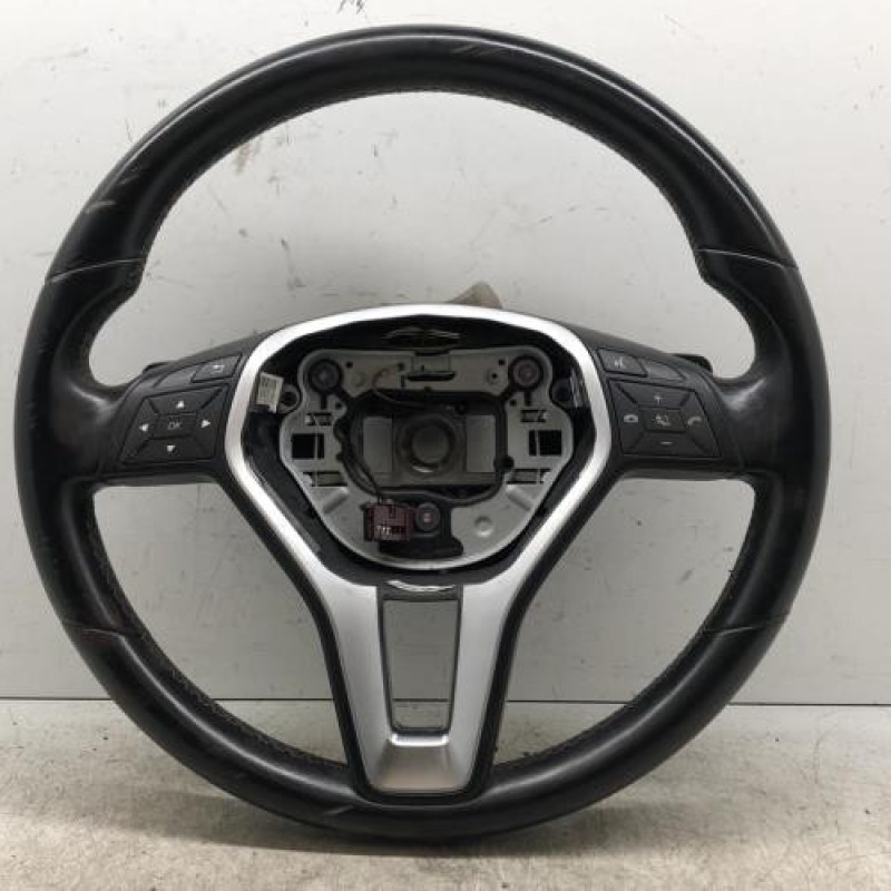 Volant MERCEDES CLASSE A 176 Volant MERCEDES CLASSE A 176