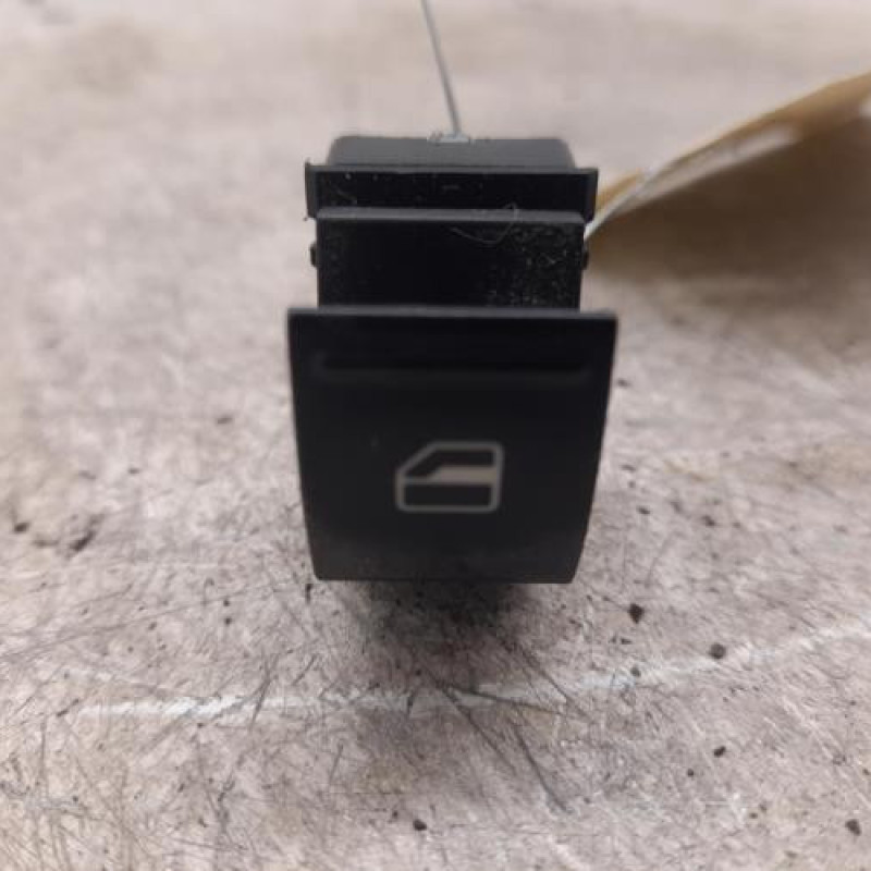 Interrupteur de leve vitre avant droit VOLKSWAGEN POLO 5
