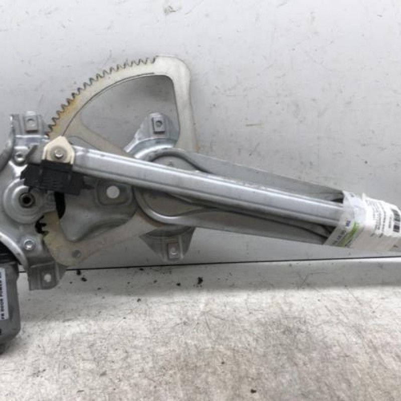 Leve vitre electrique avant droit TOYOTA VERSO