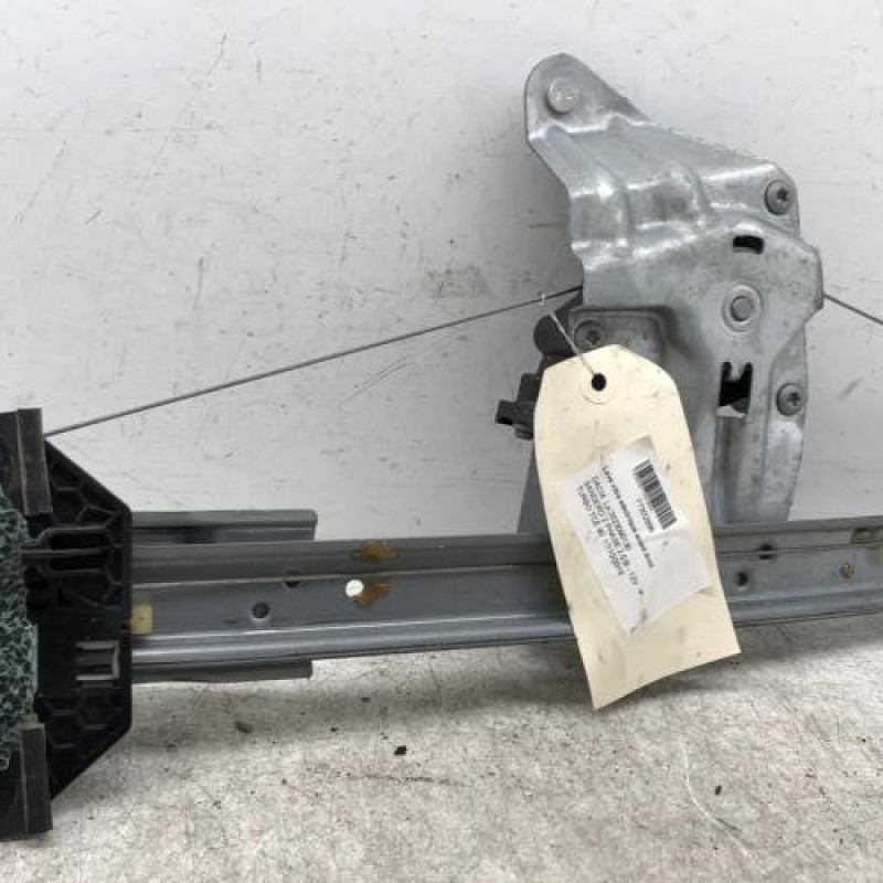 Leve vitre electrique avant droit DACIA SANDERO 2