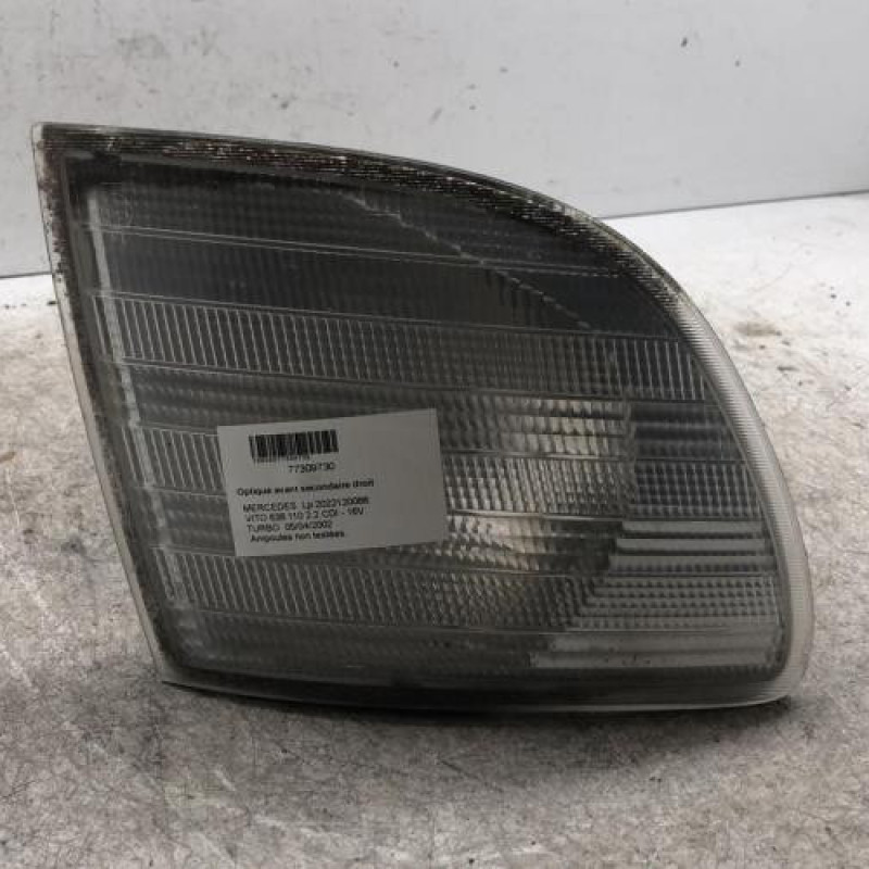 Optique avant secondaire droit (feux)(clignotant) MERCEDES VITO 638