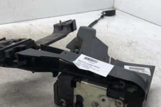 Serrure avant droit FORD FIESTA 5 Photo n°1