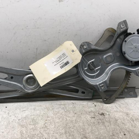 Leve vitre electrique avant droit TOYOTA YARIS 3 Photo n°1