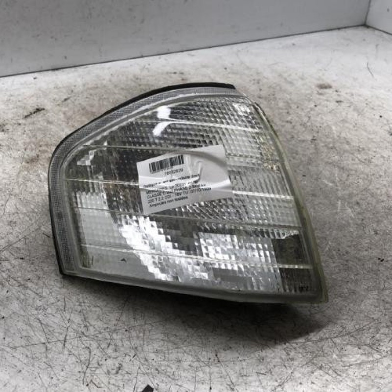 Optique avant secondaire droit (feux)(clignotant) MERCEDES CLASSE C 202