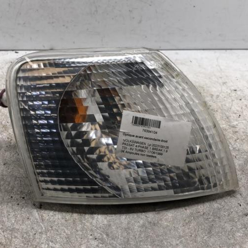 Optique avant secondaire droit (feux)(clignotant) VOLKSWAGEN PASSAT 4