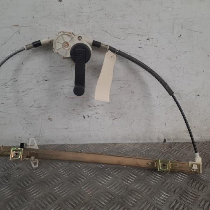 Leve vitre mecanique avant droit RENAULT CLIO 1