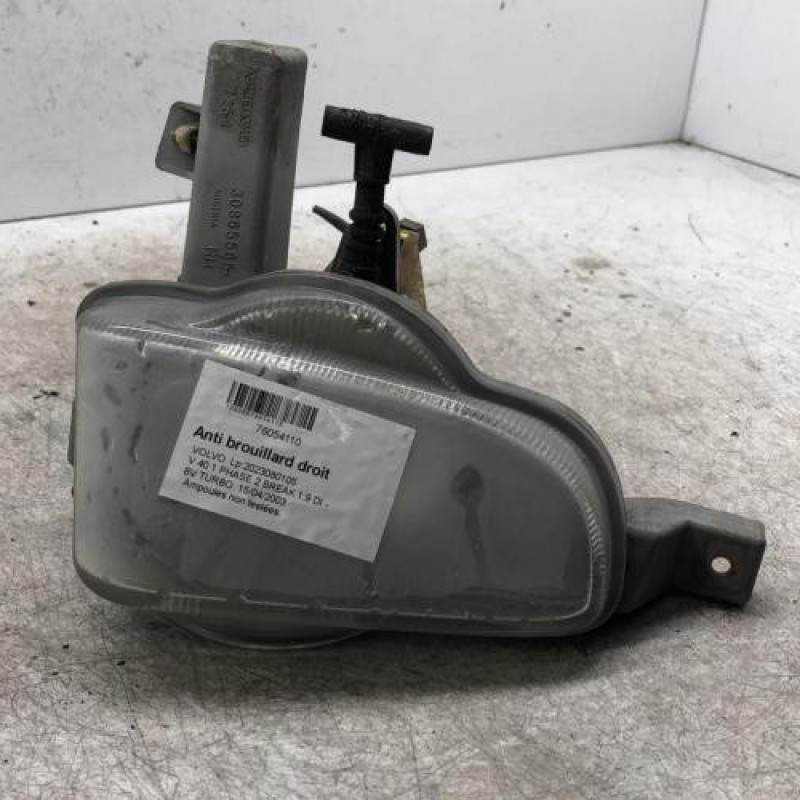 Anti brouillard droit (feux) VOLVO V 40 1 Anti brouillard droit (feux) VOLVO V 40 1