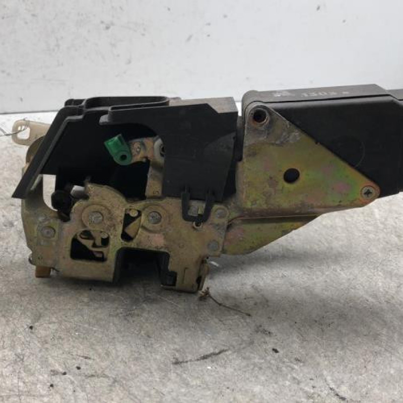 Serrure arriere gauche VOLVO V 40 1 Serrure arriere gauche VOLVO V 40 1