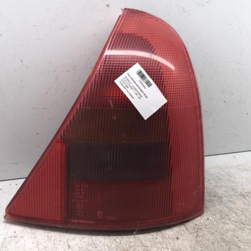 Feu arriere principal droit (feux) RENAULT CLIO 2 Feu arriere principal droit (feux) RENAULT CLIO 2
