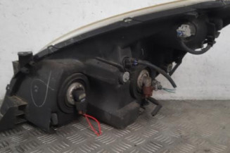Optique avant principal droit (feux)(phare) TOYOTA COROLLA VERSO 2