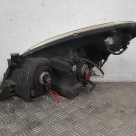 Optique avant principal droit (feux)(phare) TOYOTA COROLLA VERSO 2