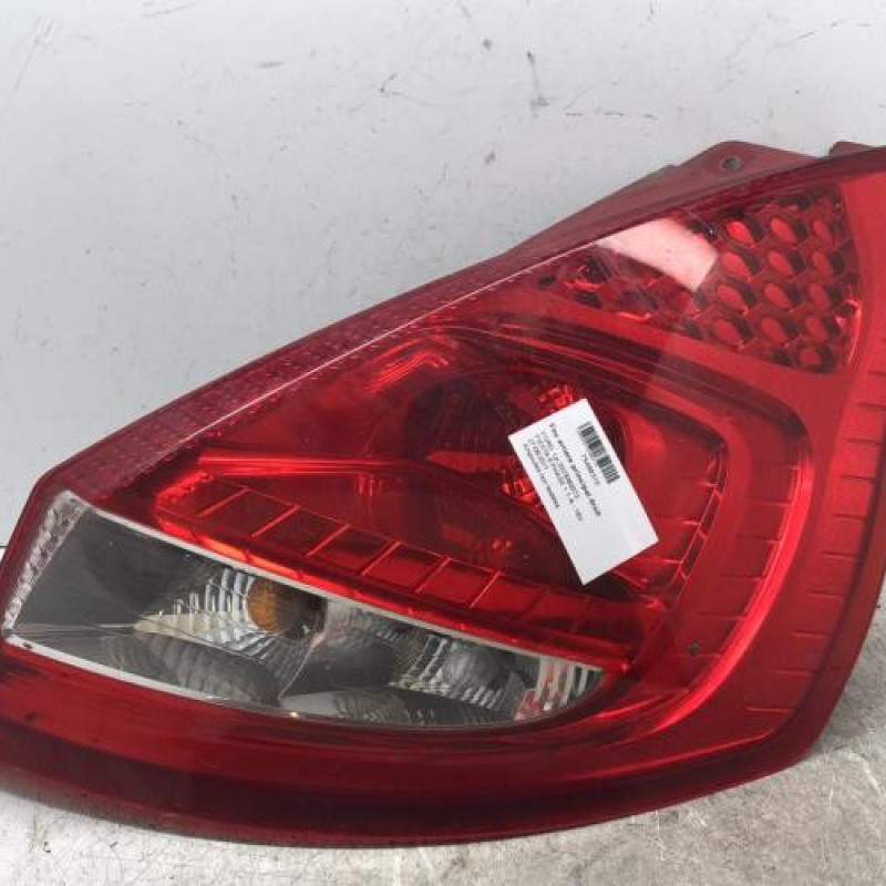 Feu arriere principal droit (feux) FORD FIESTA 6 Feu arriere principal droit (feux) FORD FIESTA 6
