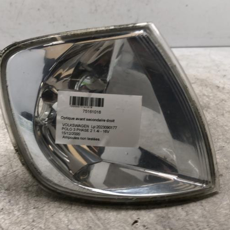 Optique avant secondaire droit (feux)(clignotant) VOLKSWAGEN POLO 3
