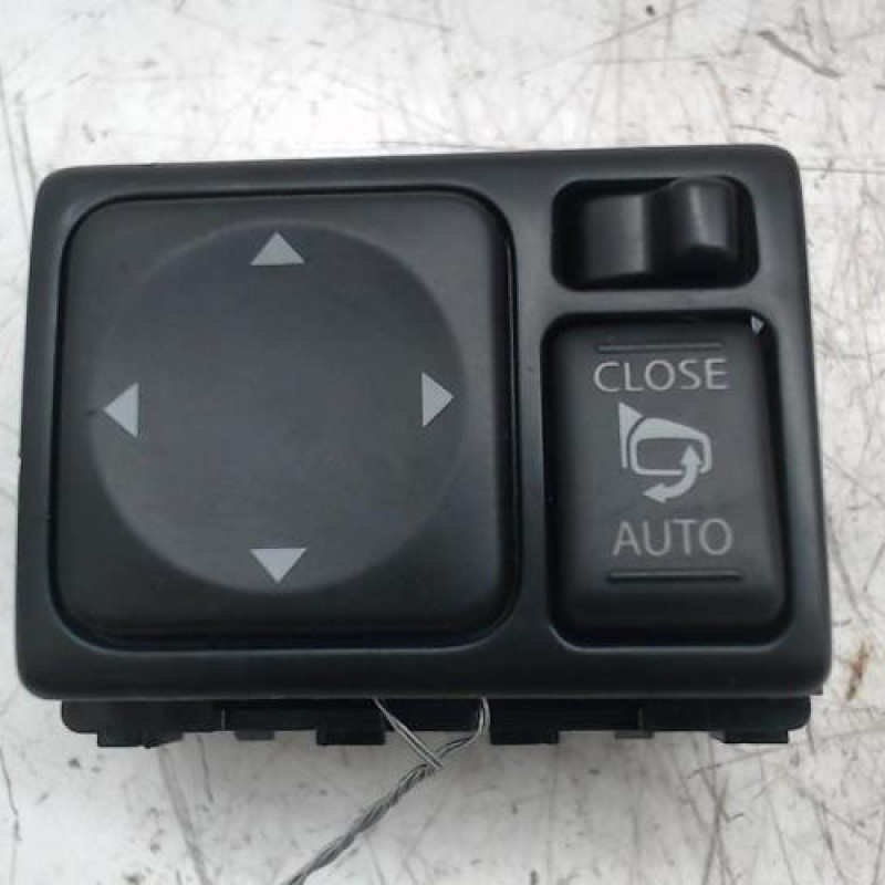 Commande retroviseurs NISSAN JUKE 1