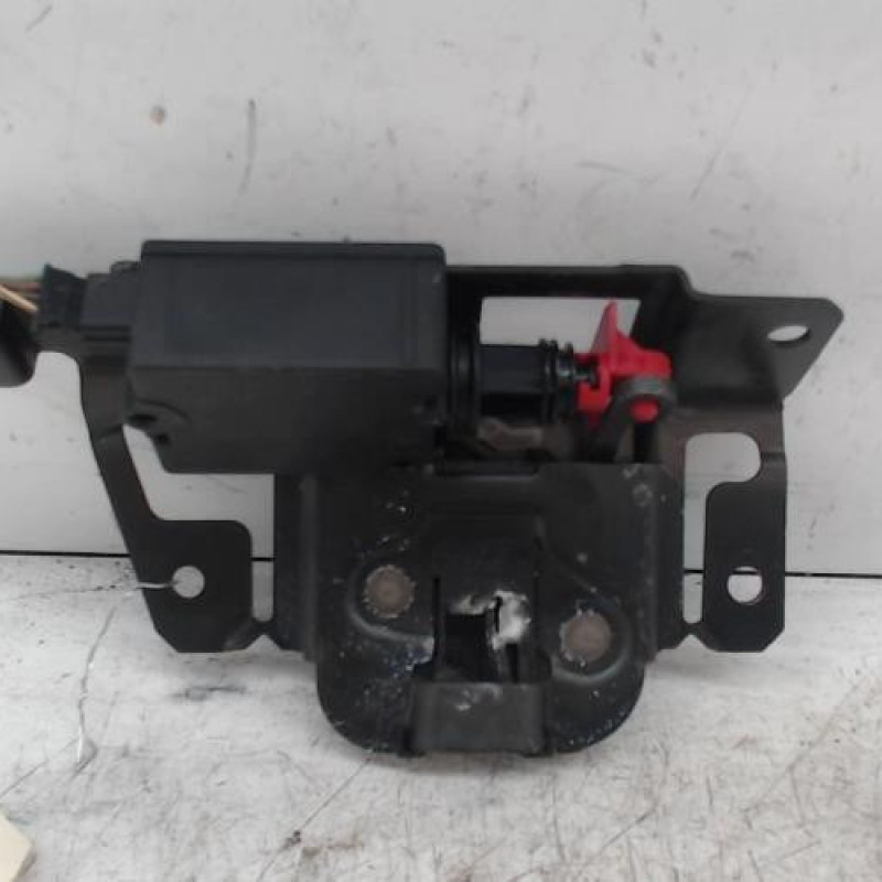 Serrure de coffre BMW SERIE 3 E46 Serrure de coffre BMW SERIE 3 E46