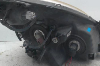 Optique avant principal gauche (feux)(phare) TOYOTA COROLLA VERSO 2