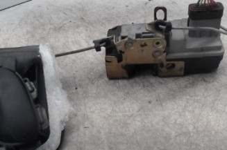 Serrure avant droit PEUGEOT 206