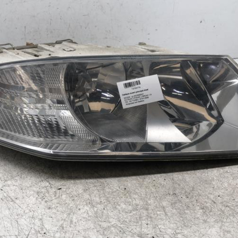 Optique avant principal droit (feux)(phare) SKODA OCTAVIA 2
