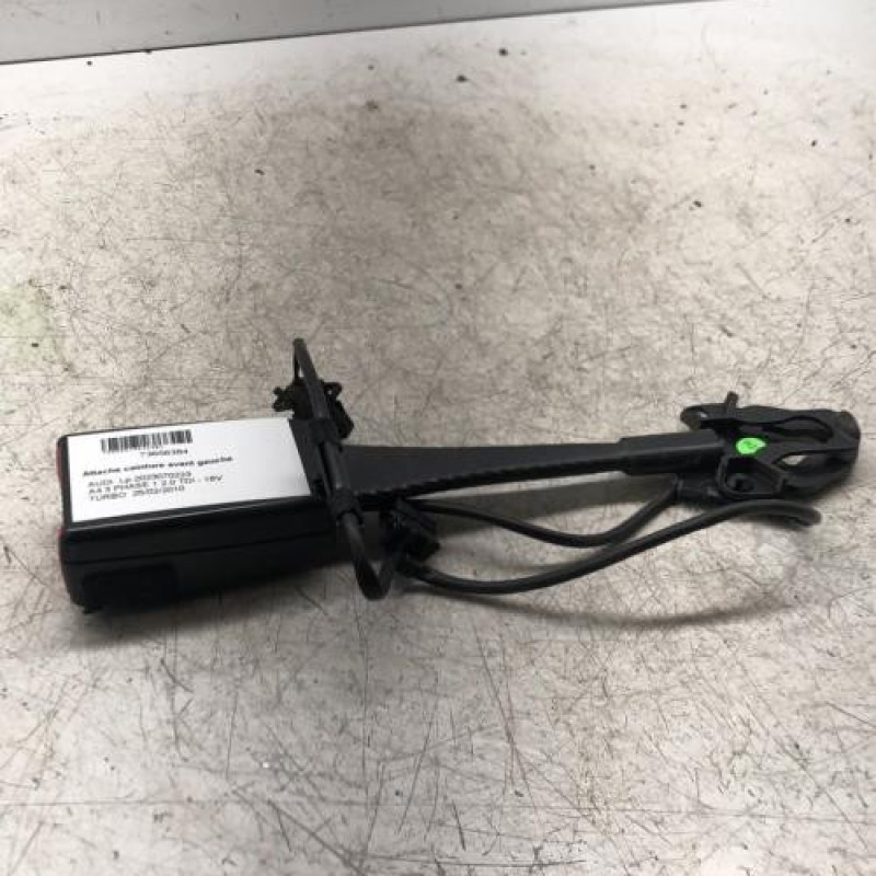 Attache ceinture avant gauche AUDI A4 3