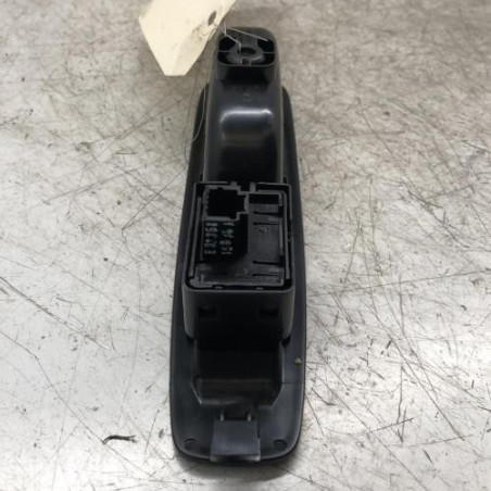 Interrupteur de leve vitre arriere droit RENAULT MEGANE 4