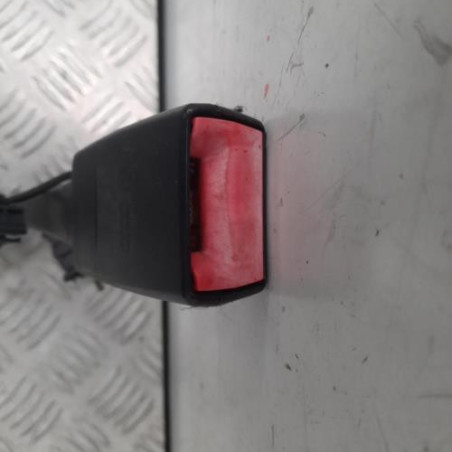 Attache ceinture avant droit AUDI A4 3 Photo n°1
